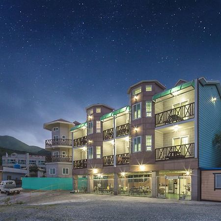Geoje Mohri Pension Exteriér fotografie
